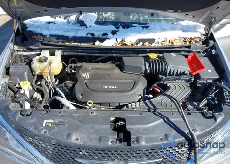 2018 Chrysler Pacifica Touring L из США, поврежденный, VIN 2C4RC1BG1JR269727